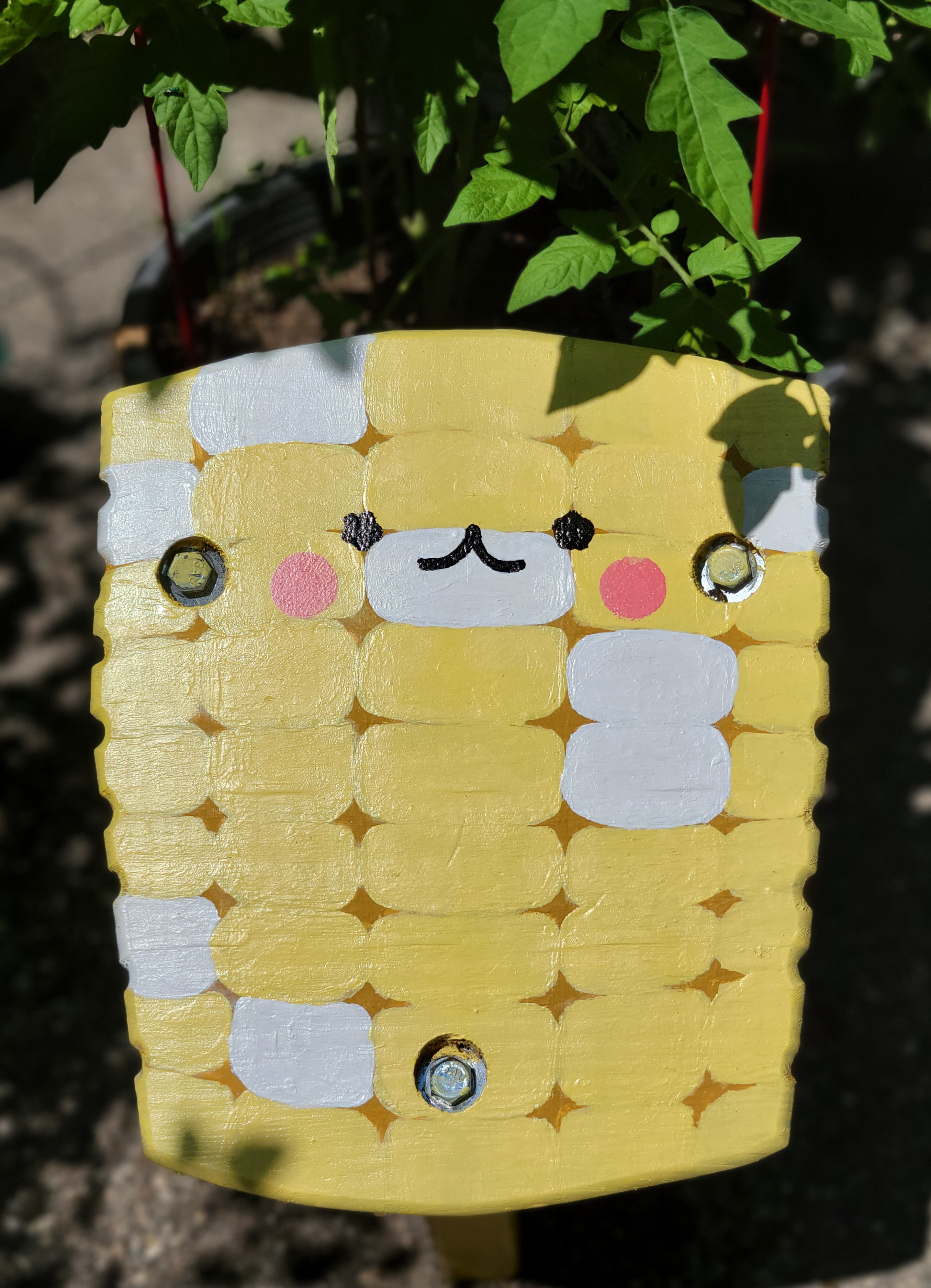 Corn shaped stepping stool